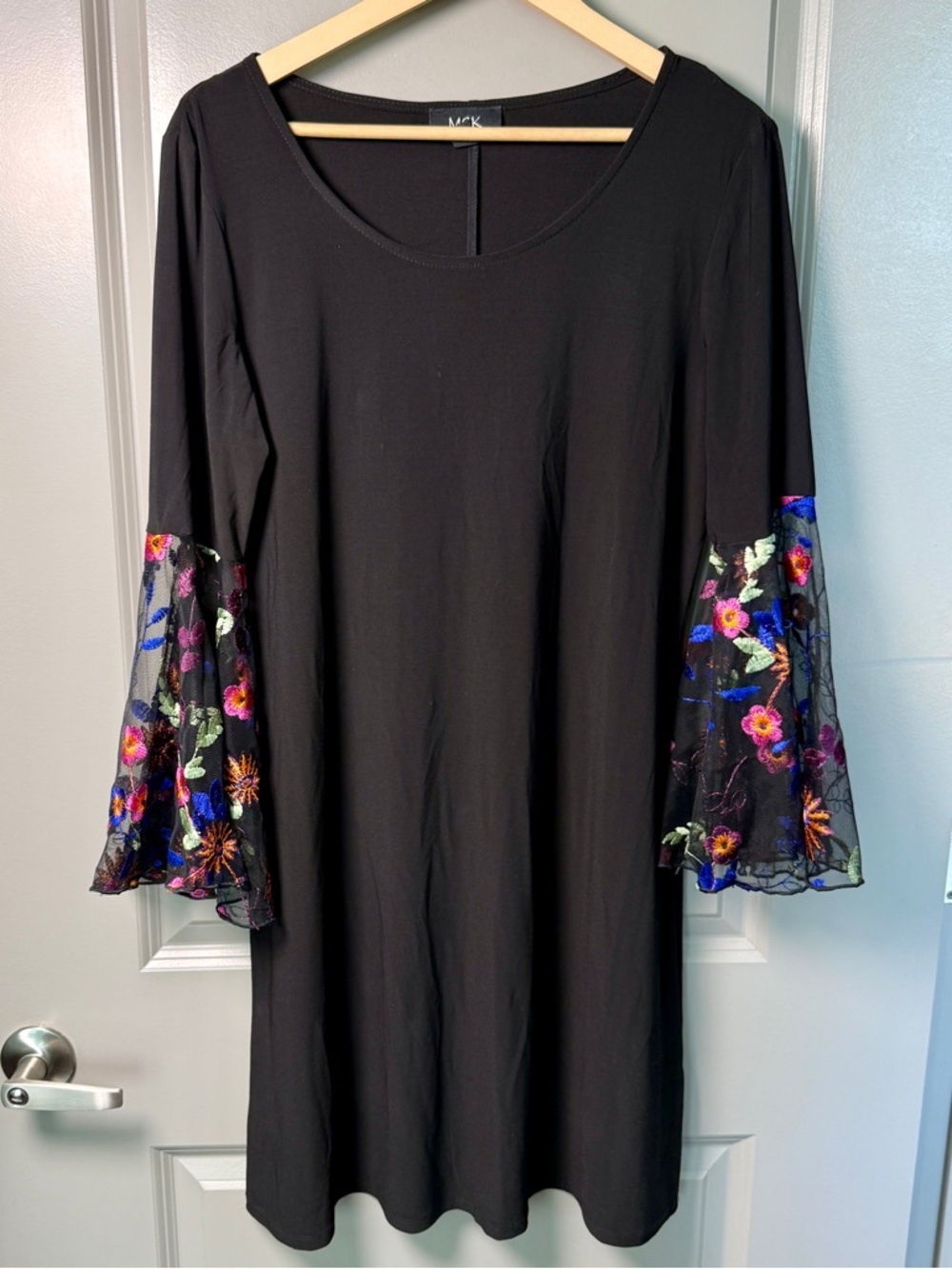 MSK Embroidered Dark Floral Mesh Bell Sleeve Shift Midi Dress | Black | Size L